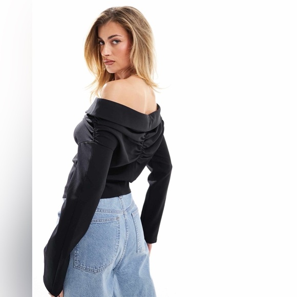 NA-KD off the shoulder draped top in black size US2 (34) - Picture 3 of 7